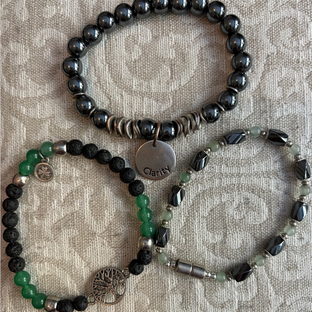 Bracelets - Picture 2 of 5